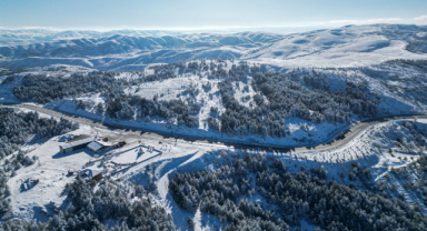 Beyaz örtüsüyle görsel şölen oluşturuyor 
