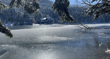 Doğa harikasında seyrine doyum olmayan kar manzarası 