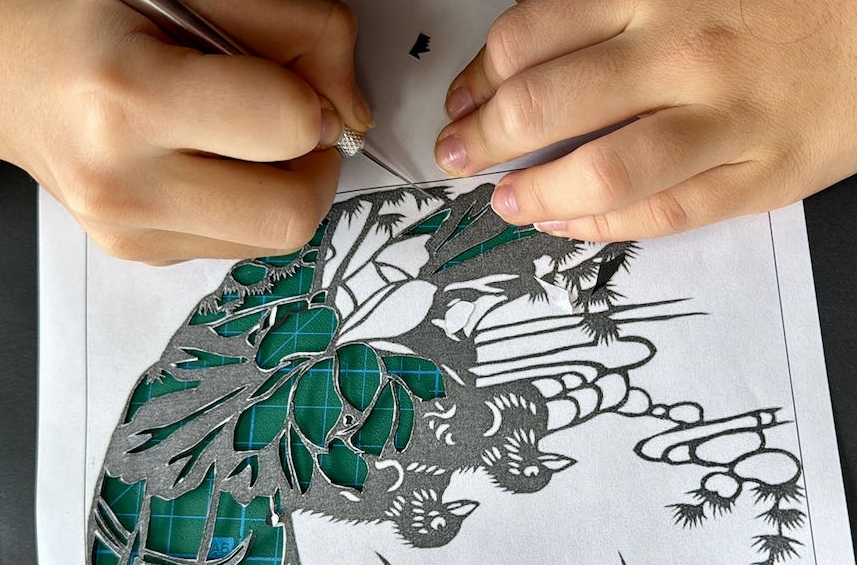 Özel yetenekli öğrenciler kat'ı sanatının inceliklerini öğreniyor