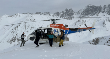 Çengel boynuzlu dağ keçileri için helikopterle yem taşındı
