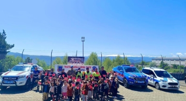 Giresun’un o ilçesinde ekipler ‘Trafik Haftası’nı böyle kutladı 