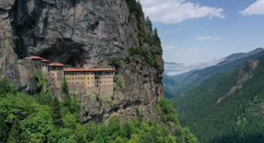 Sümela Manastırı turizm sezonuna yoğun başladı