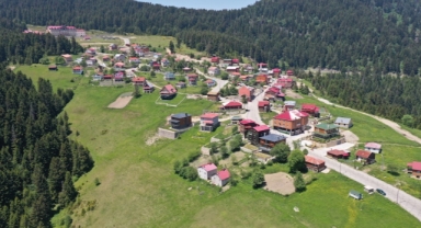 Kulakkaya Yaylası eşsiz tabiatı ve temiz havasıyla doğaseverleri ağırlıyor