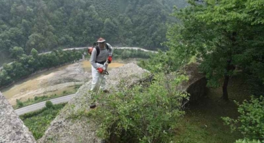 Espiye Andoz Kalesi'nde temizlik çalışması yapıldı (Foto Galeri)