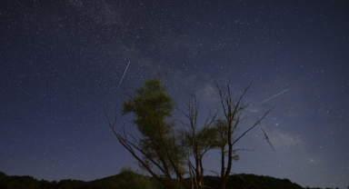 Perseid meteor yağmuru Türkiye’de geceyi böyle aydınlattı