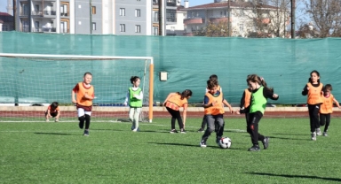  13. Grassroots Herkes İçin Futbol Şenliği'nin 1. etabı düzenlendi (Foto Galeri)