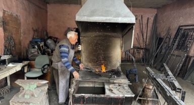 68 Yıldır Demirci Ocağında Ustalığını Konuşturuyor (Foto Galeri)