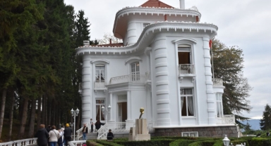 Atatürk Köşkü'nde ziyaretçi yoğunluğu (Foto Galeri)