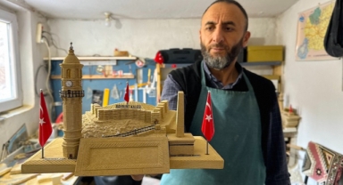 Atık taşlardan tarihi yapıların minyatürünü yapıyor (Foto Galeri) 