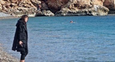 Montlarıyla geldiler, ısınmak için denize girdiler (Foto Galeri) 