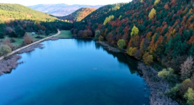 Şirinyazı Göleti'ni ziyaret edenler sonbahar renkleri eşliğinde vakit geçiriyor (Foto Galeri)
