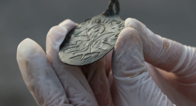 Yaklaşık 1600 yıllık Hazreti Süleyman betimli kolye ucu bulundu (Foto Galeri)