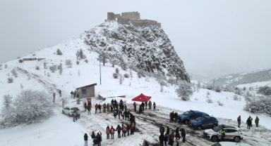Gençler Kov Kalesi’nde Tarih ve Doğayla Buluştu (Foto Galeri)