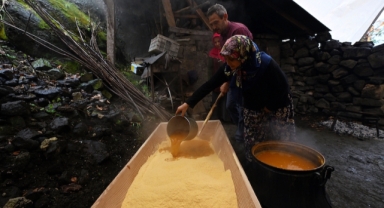 Karadeniz’in O Kentinde Taş Fırında Ekmek Yapma Geleneği 3 Kuşaktır Yaşatılıyor (Foto Galeri) 