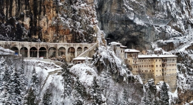 Sümela Manastırı'ndan kış manzaraları (Foto Galeri)