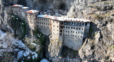 Sümela Manastırı'nın havadan çekilen görüntüleri büyüledi (Foto Galeri)