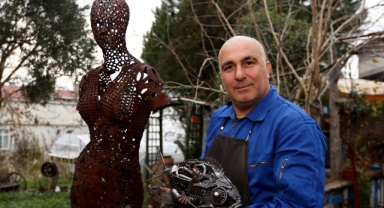 Trafik polisi hurda parçalarını sanat eserine dönüştürüyor (Foto Galeri)