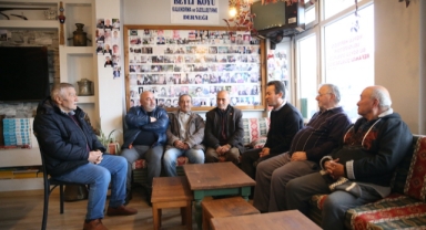 Vefat eden mahalle sakinlerinin hatırasını fotoğraflarla yaşatıyor (Foto Galeri) 