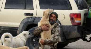 Yüzlerce terk edilmiş sokak hayvanı her gün onun yolunu gözlüyor (Foto Galeri)