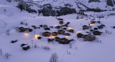 Artvin'in ahşap evleriyle öne çıkan Maden Köyünde kış mevsimi (Foto Galeri)