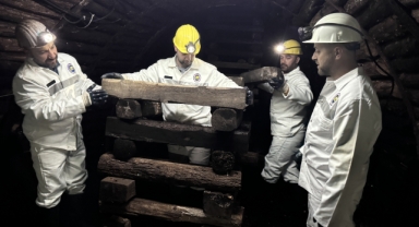 Enkazda kalanlara ‘ışık’ olan madenciler hayat kurtaran yöntemlerini anlattı (Foto Galeri) 