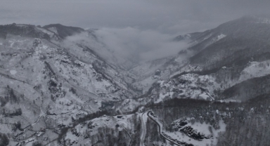Güzeldere Şelalesi Tabiat Parkı beyaz örtüyle kaplandı (Foto Galeri)