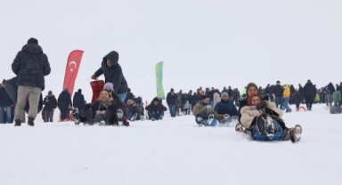 Menderesleri ile ünlü Perşembe Yaylası'nda kar festivali (Foto Galeri)