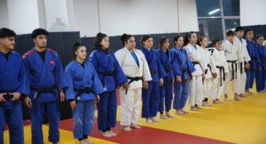‘Okul Projesi’ ile judoya başlayan kızlar milli takımda başarı peşinde koşuyor (Foto Galeri)