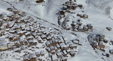 Yusufeli Yüncüler Köyü Yaylası'ndan kar manzaraları  (Foto Galeri)  