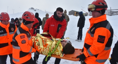 Zigana Dağı'nda üniversite öğrencilerine arama kurtarma eğitimi verildi (Foto Galeri) 