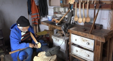 91 yaşındaki kaşık ustası unutulmaya yüz tutmuş mesleğini sürdürüyor (Foto Galeri) 