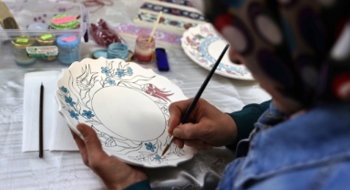 Özel bireyler ve yaşlılar ‘sanat atölyesi’ nde vaktin nasıl geçtiğini anlamıyor (Foto Galeri)