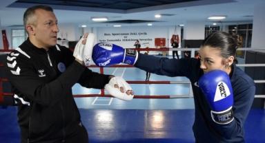 Babasının yönlendirmesiyle boksa başlayan Sahranur'un hedefi Avrupa ve dünya şampiyonluğu (Foto Galeri)
