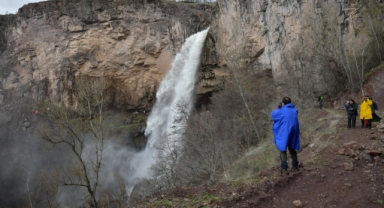 Giresun'daki O Şelale, İlkbaharda Doğa Tutkunlarının İlgi Odağı Oluyor (Foto Galeri) 