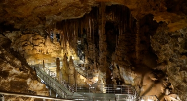 Gümüşhane'nin yer altı sarayı: Karaca Mağarası ziyaretçilerini bekliyor (Foto Galeri)