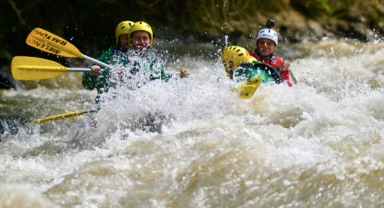 Maceraseverler hafta sonunu rafting yaparak değerlendirdi (Foto Galeri) 