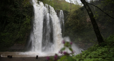 Ordu'daki Ohtamış Şelalesi karların erimesiyle canlandı (Foto Galeri) 