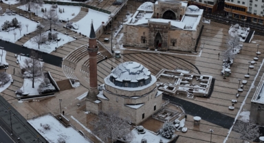 Sivas'ta nisan ayında 10 santimetre kar yağdı (Foto Galeri) 