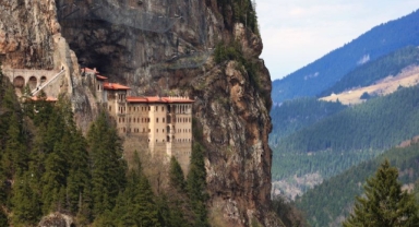 Sümela Manastırı, bayram tatilinde 13 bin 826 ziyaretçi çekti (Foto Galeri)