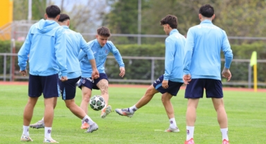 Trabzonspor 19 Yaş Altı Futbol Takımı, Salzburg maçına hazır (Foto Galeri) 