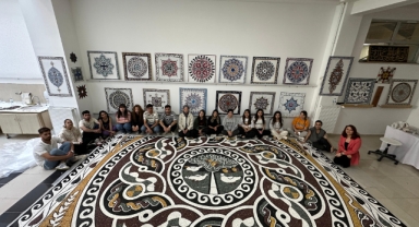 Amasya Üniversitesi öğrencileri 1800 yıllık elma ağacı motifli mozaiğin kopyasını yaptı (Foto Galeri)