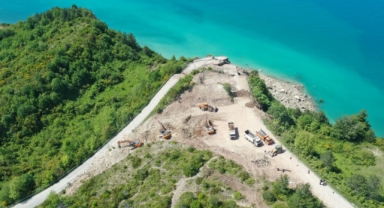  Cide-İnebolu kara yolu heyelan nedeniyle ulaşıma kapandı (Foto Galeri) 