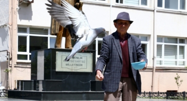 Giresun’da 92 Yaşındaki Ali Dede Her Gün Güvercinleri Besliyor (Foto Galeri) 