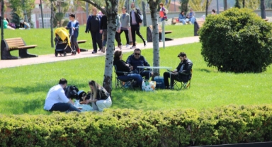 Havanın ısınması ile vatandaşlar Millet Bahçesi'ne akın etti (Foto Galeri) 