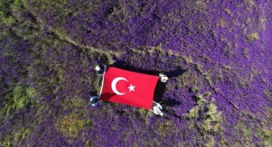 Tarihi Tapınakların Arasında Mor Mucize (Foto Galeri)