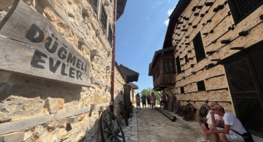 Beton yapı bulunmayan 800 yıllık tarihi köye turist akını (Foto Galeri) 