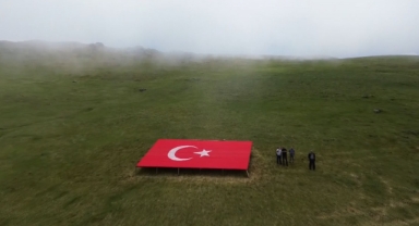 Cumhuriyet’in 100. Yılında Giresun’un Zirvesine Dev Bayrak (Foto Galeri) 