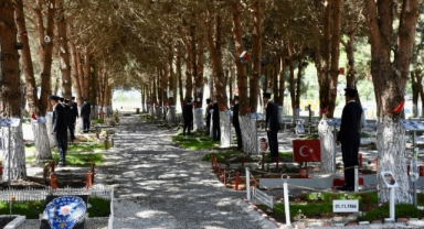 Şehit ve gazilerin adı, mezunu oldukları okuldaki ormanda yaşatılıyor (Foto Galeri) 