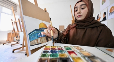 Üniversite öğrencisi, Filistinlilerin acılarını ve umutlarını tuvaline taşıyor (Foto Galeri) 