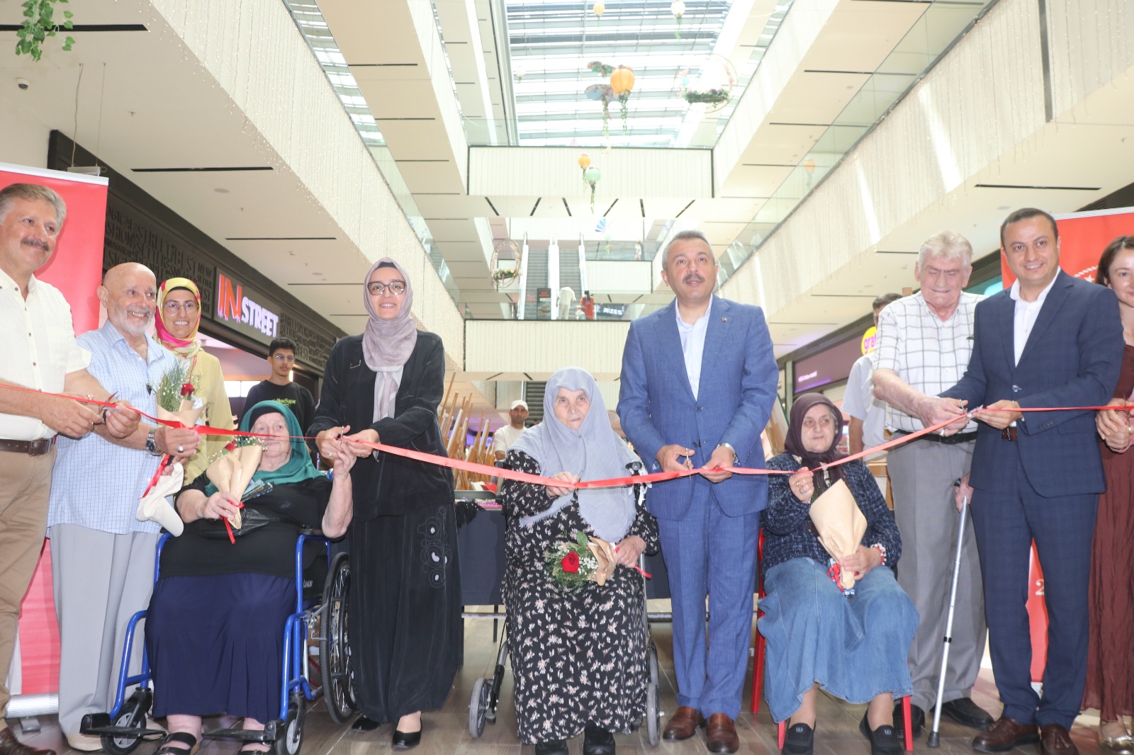 Huzurevi sakinlerinin el emeği ürünleri sergilendi (Foto Galeri) 